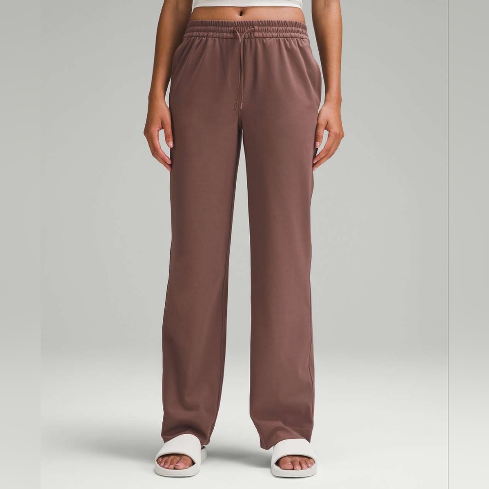Lululemon Straight-Leg Mid-Rise Pant / Luxtreme